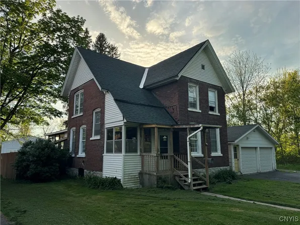 476 Vanduzee St, Watertown, NY 13601