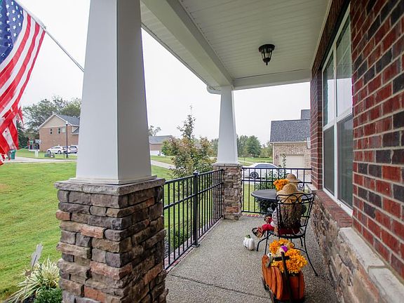 3rd image of 312 Dandelion Dr