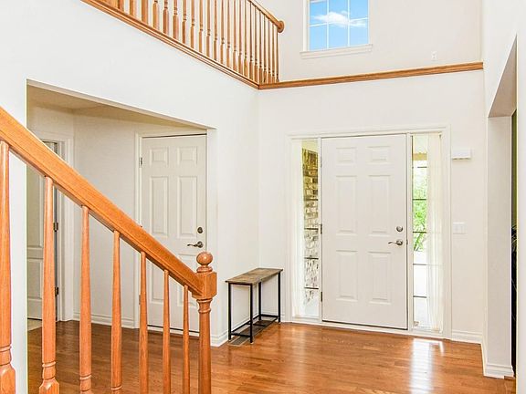 5th image of 28681 Oakmonte Cir W