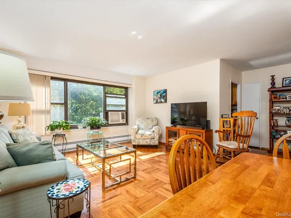 21-66 33rd Road #4D, Astoria, NY 11106