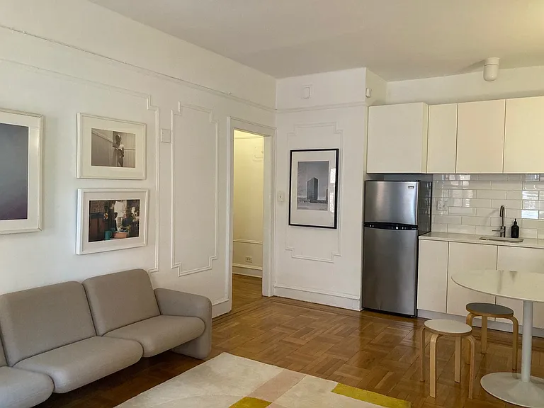 41-41 41st St #2G — Photo 1