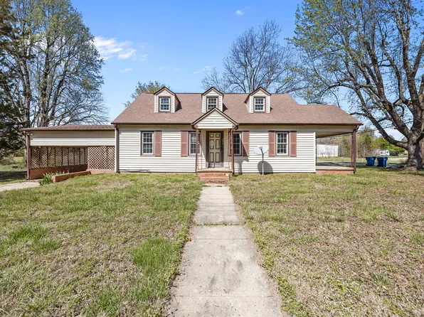 204 W Brower Ave, Liberty, NC 27298