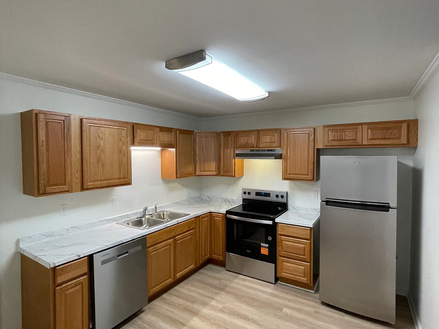 323 Somerset Dr — Photo 4