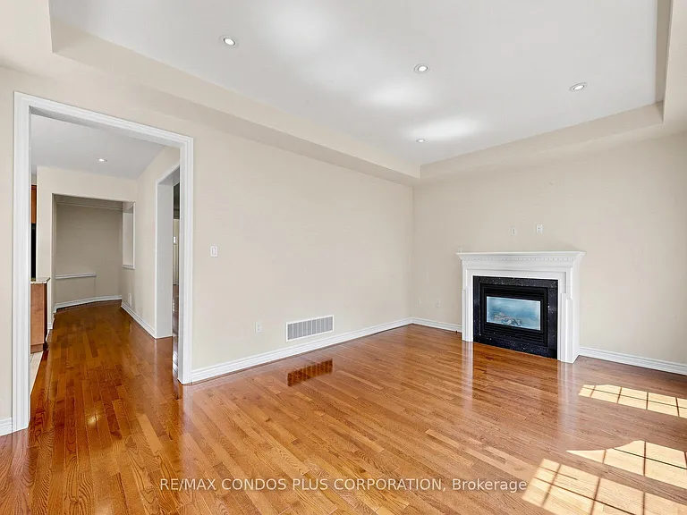 139 Queen Filomena Ave — Photo 6