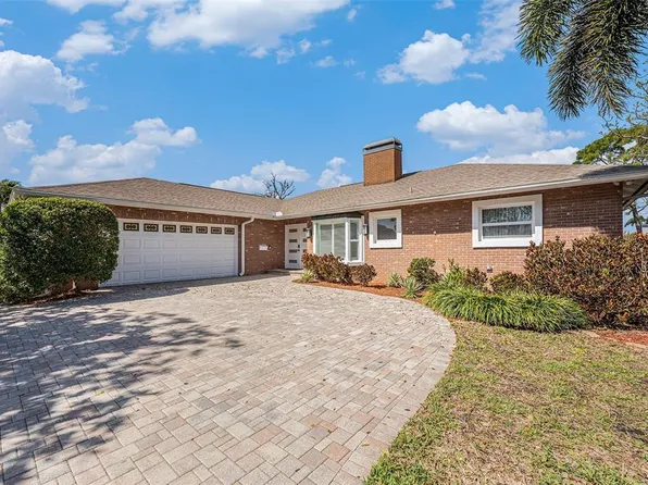 6930 Greenbrier Dr, Seminole, FL 33777