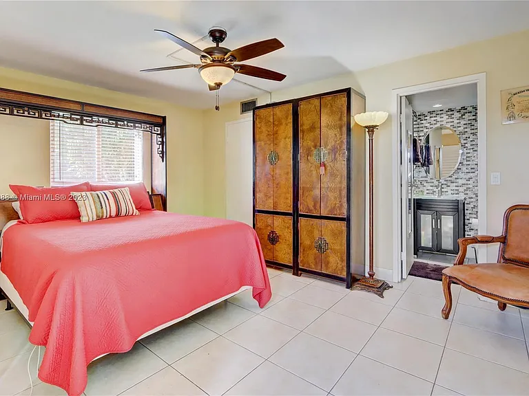 694 Brittany Park #O — Photo 11