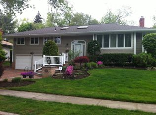 8 Neil Dr, Old Bethpage, NY 11804