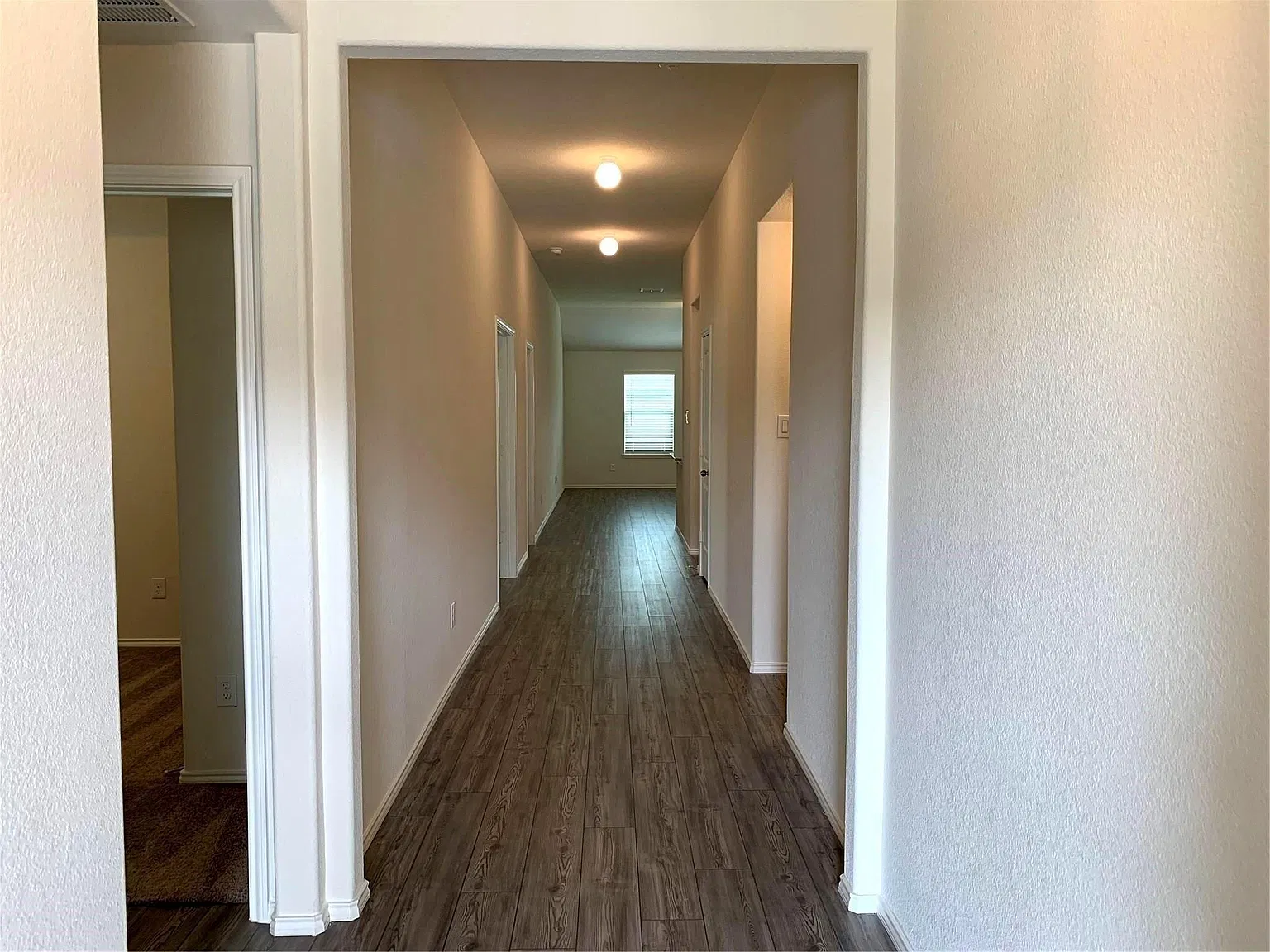 4 bed, 2018 sqft, $2,250 — Photo 3