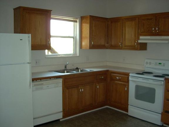 4th image of 710 Wilkes Dr #D