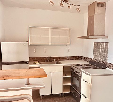 4th image of 2939 W Girard Ave Floor 3
