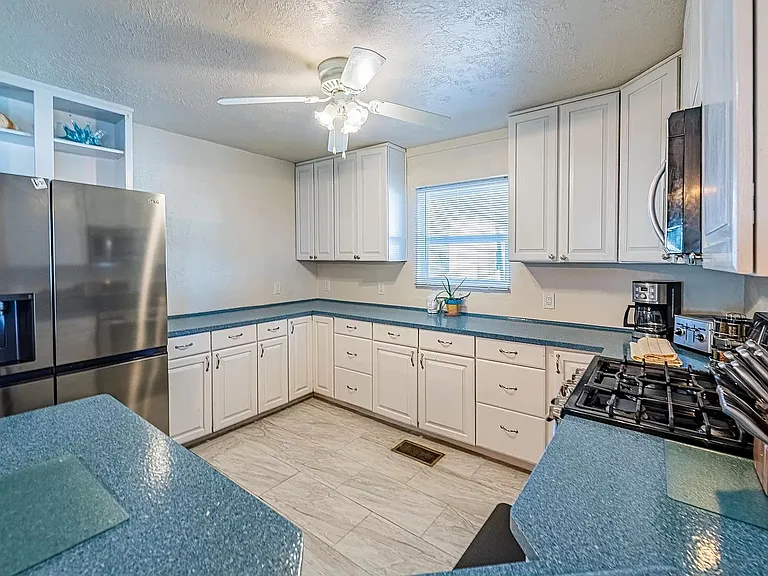 312 Quincy St NE — Photo 12