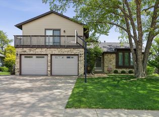 3160 Hartford Dr, Bettendorf, IA 52722