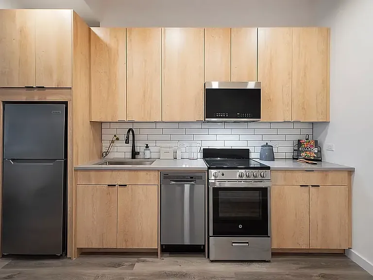1856 Park Ave #17C — Photo 3