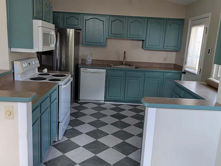 1701 Brentmoor Ln — Photo 6
