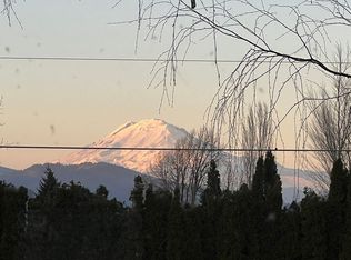 1521 Tucker Rd, Hood River, OR 97031