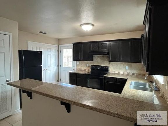 3rd image of 50 Galonsky St #3