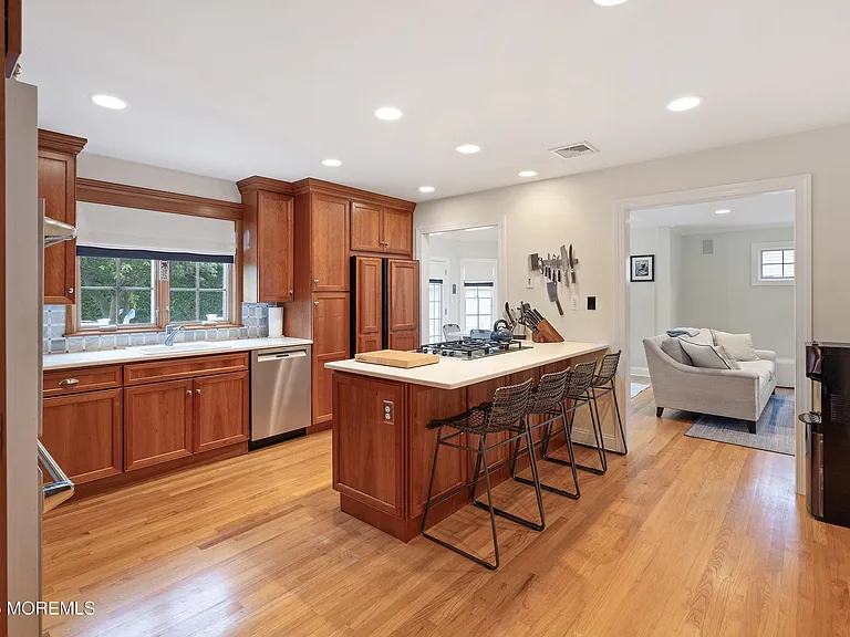 2163 Village Rd — Photo 9