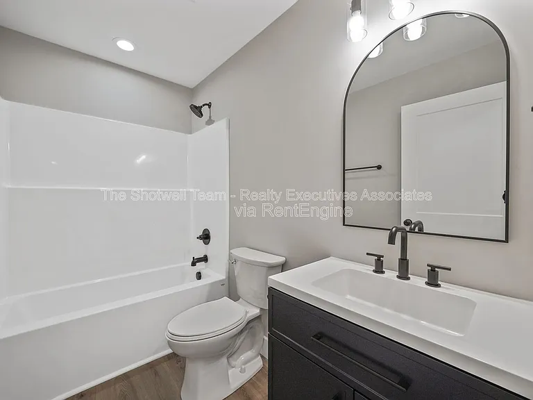 2711 Tarleton Ave — Photo 7