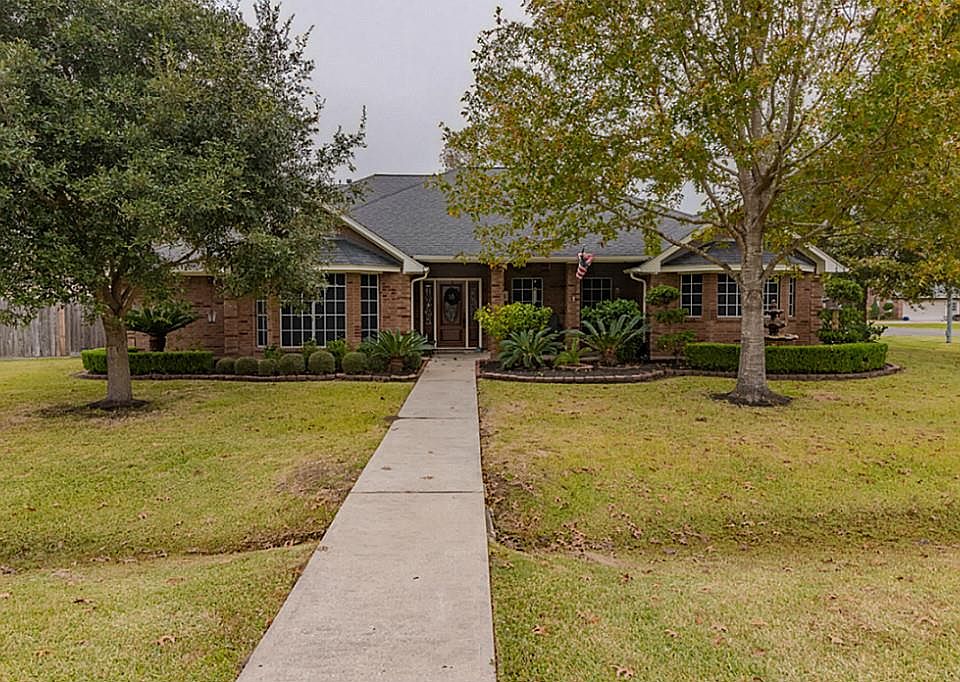 1st image of 3815 W Pin Oak Dr