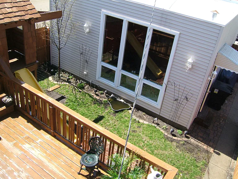 2930 N Melvina Ave — Photo 6