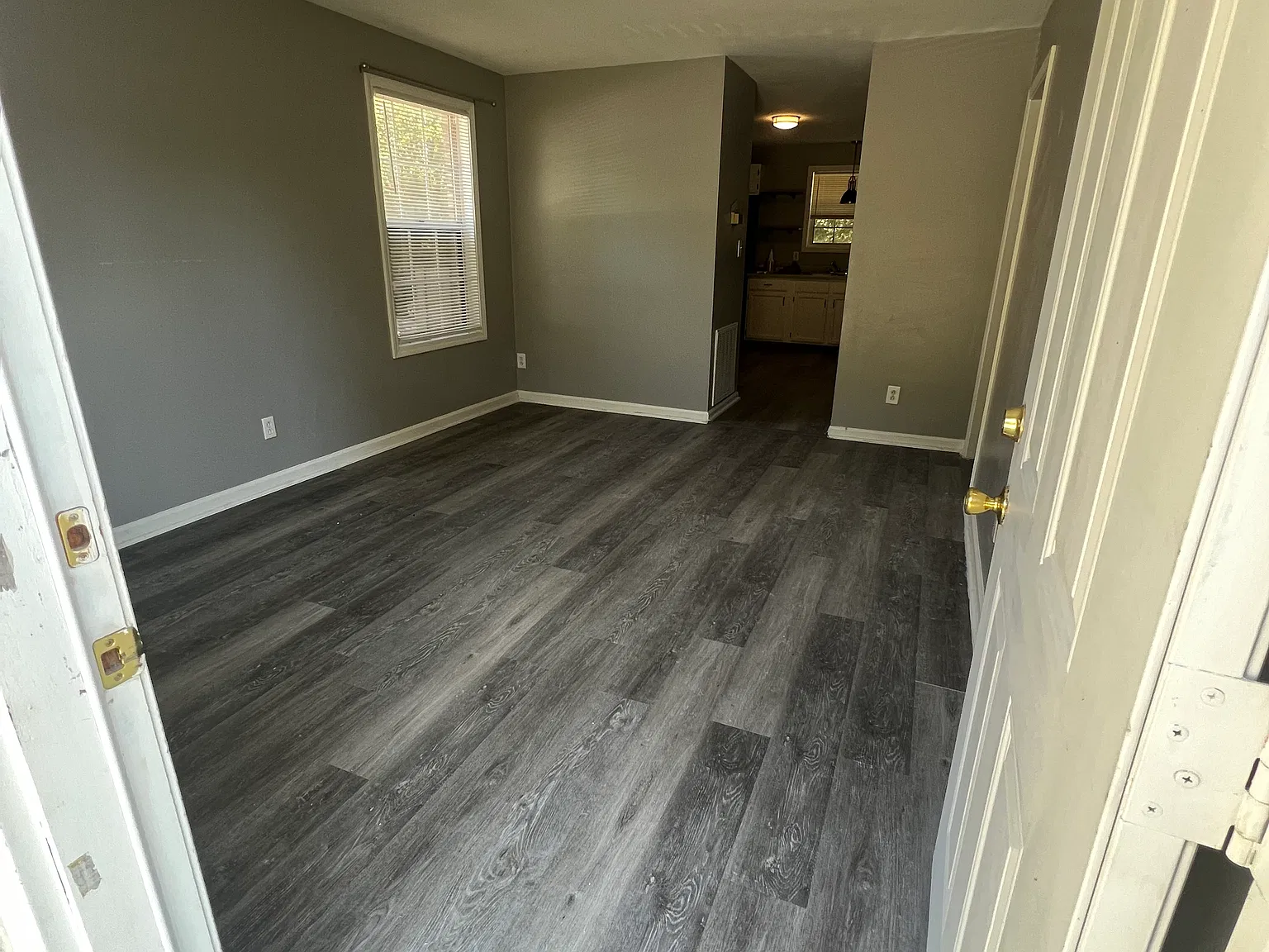 2 bed, 760 sqft, $1,100 — Photo 2