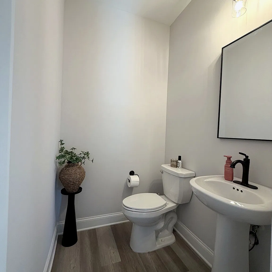 3 bed, 2.5 bath, 1650 sqft, $2,700 — Photo 2