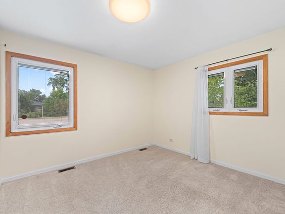 5th image of 109 Landmeier Rd
