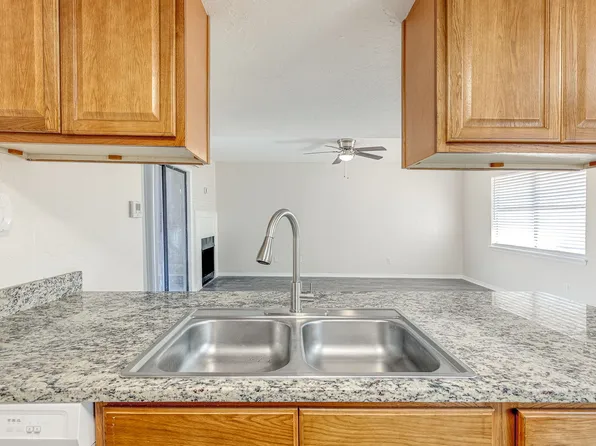 2902 NW 45th Pl, Lawton, OK