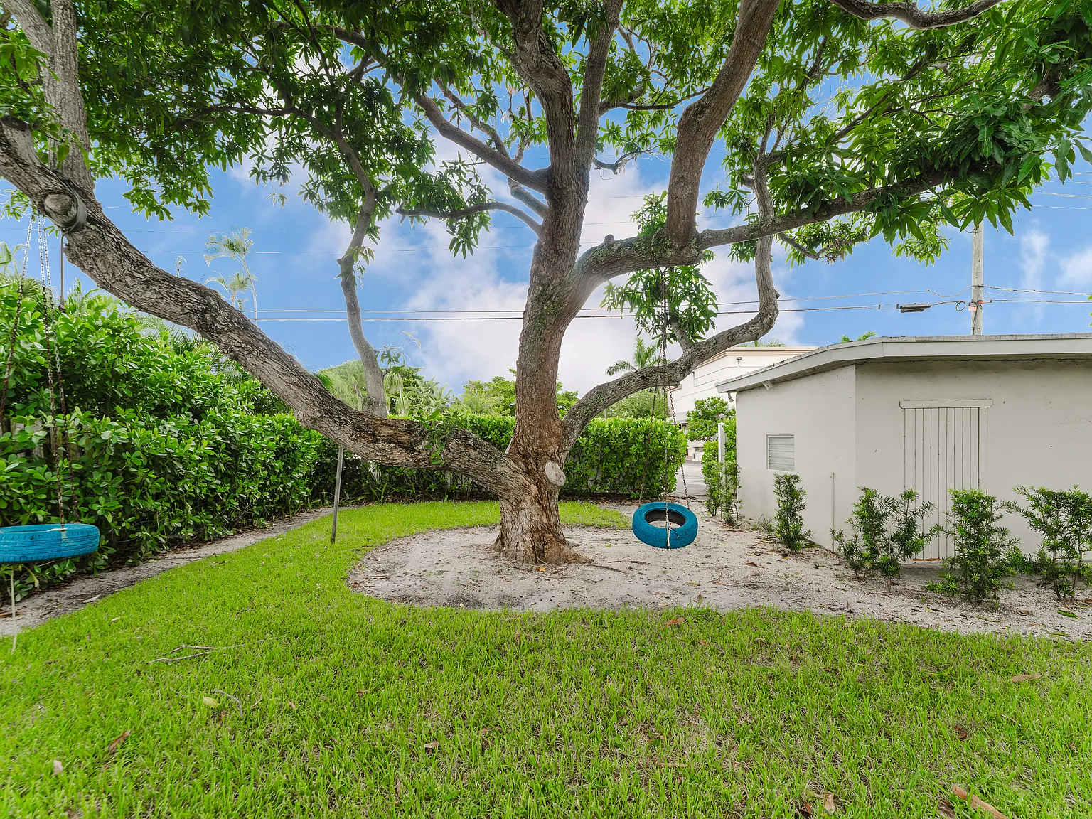 3 bed, 1092 sqft, $3,500 — Photo 3