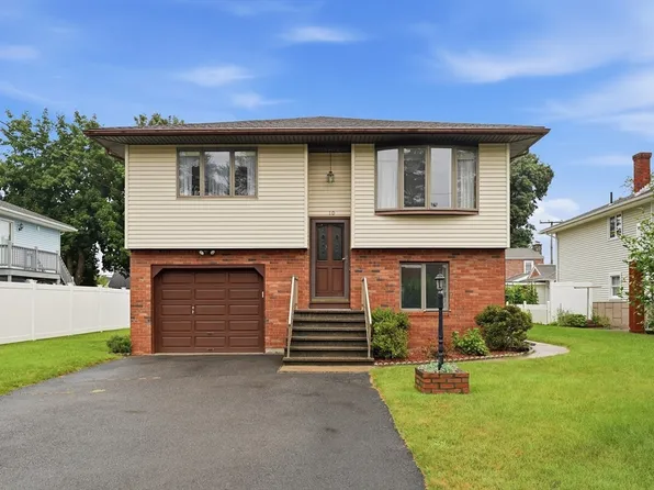 10 Bramucci St, Ludlow, MA 01056