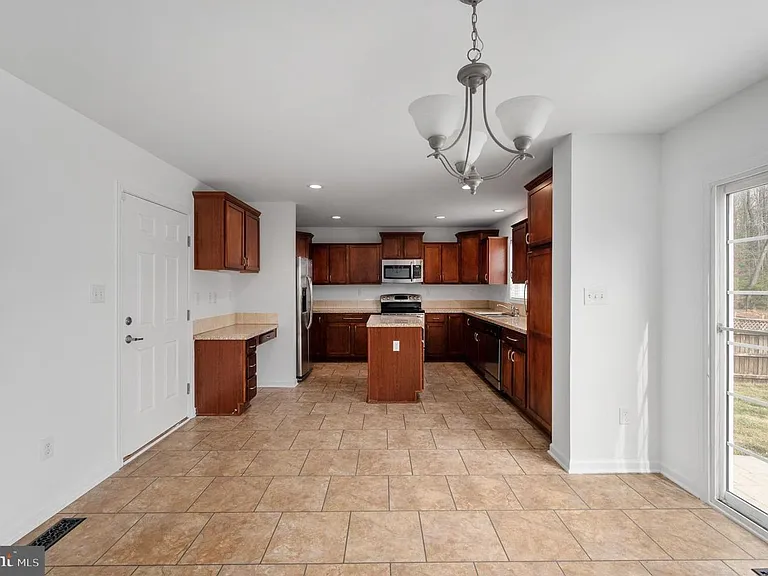 259 Olympic Dr — Photo 9
