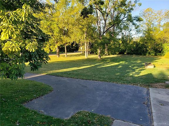 3rd image of 4767 Sedgewick Dr