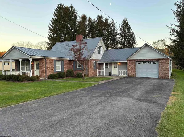 321 Q Rd, Arthurdale, WV 26520