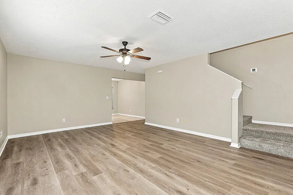 4 bed, 2.0 bath, 1503 sqft, $2,105 — Photo 4
