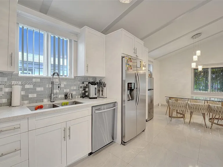 4541 SW 26th Ter — Photo 32