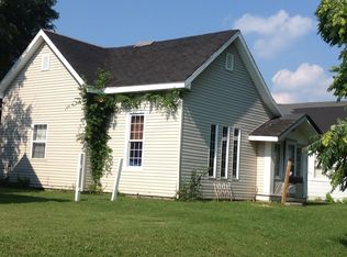 906 S B St, Elwood, IN