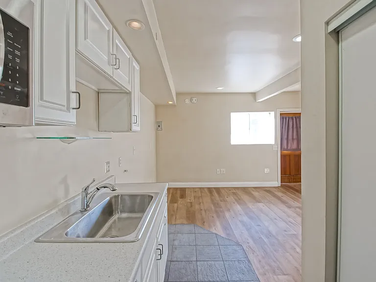 4541 W 172nd St #2 — Photo 5