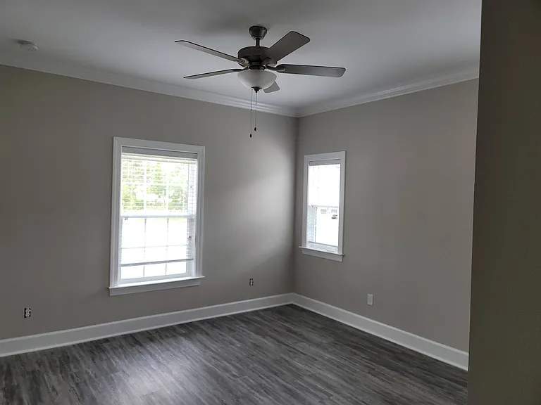 29 Commodore Pl — Photo 5