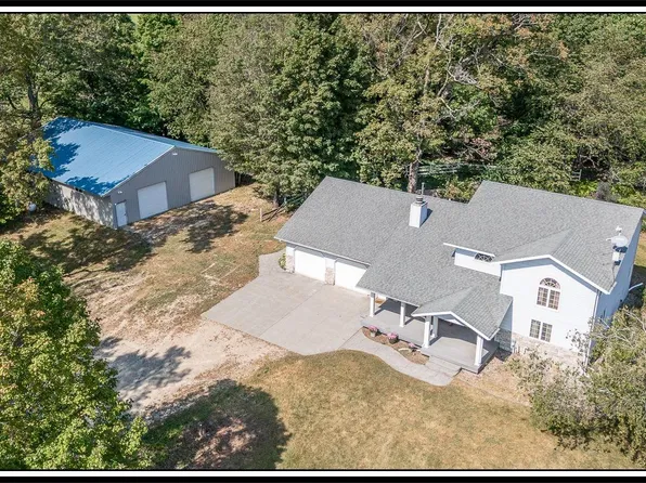 E8064 Nicolai Rd, Manawa, WI 54949
