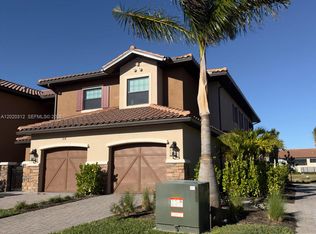 15323 Lucerna St #204, Naples, FL 34114