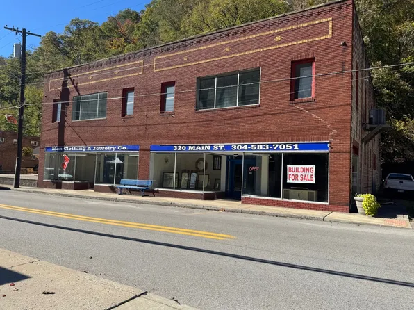 318-320 Main St, Man, WV 25635