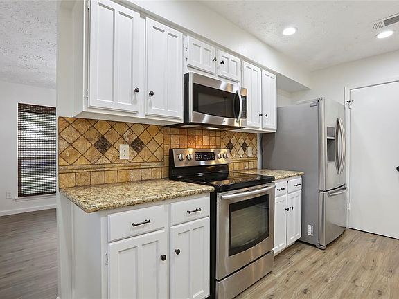 5th image of 16134 Queensdale Drive