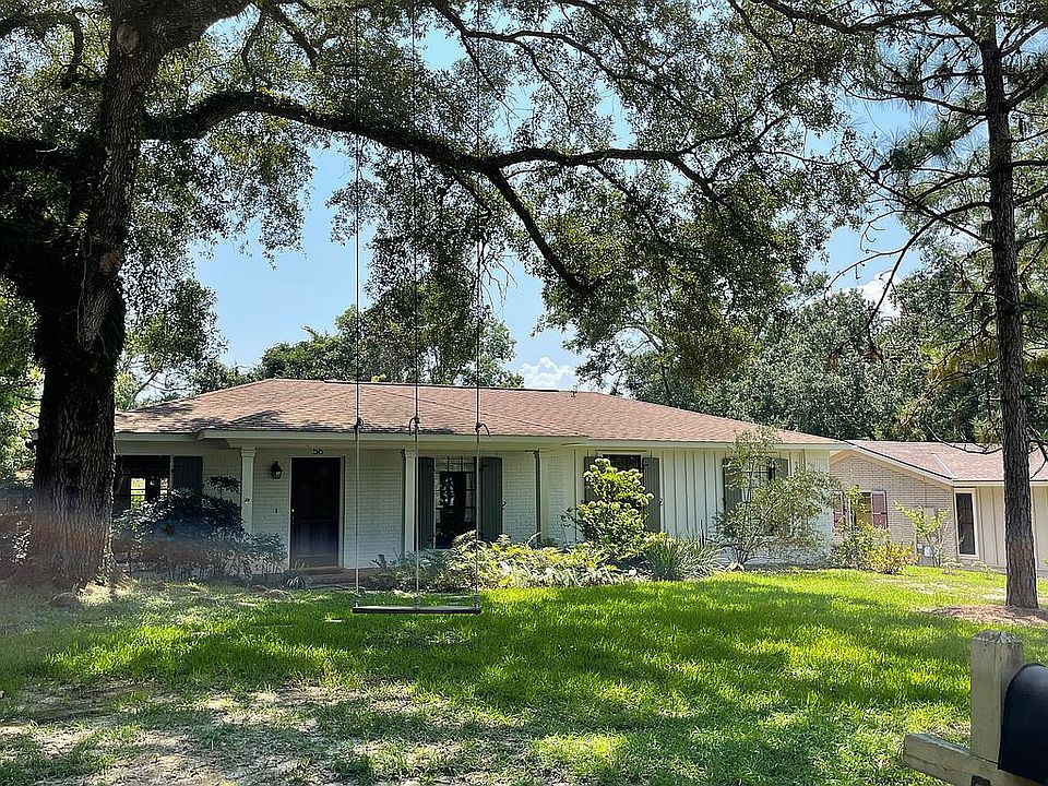 Front view of home