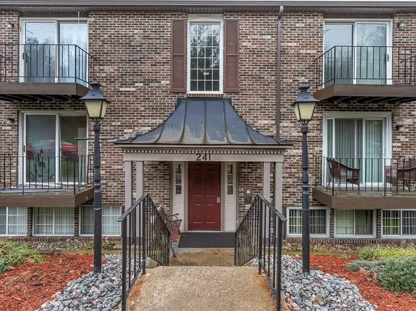 241 Coxcomb Hill Rd #31, New Kensington, PA 15068