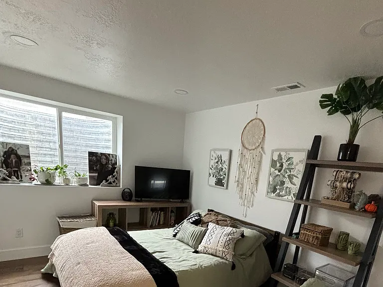 923 W 2100 N — Photo 10