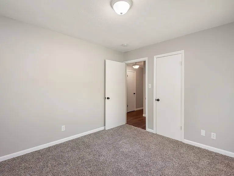 3218 Chantilly Dr — Photo 18