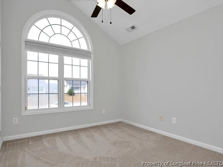 1475 Avoncroft Dr — Photo 15