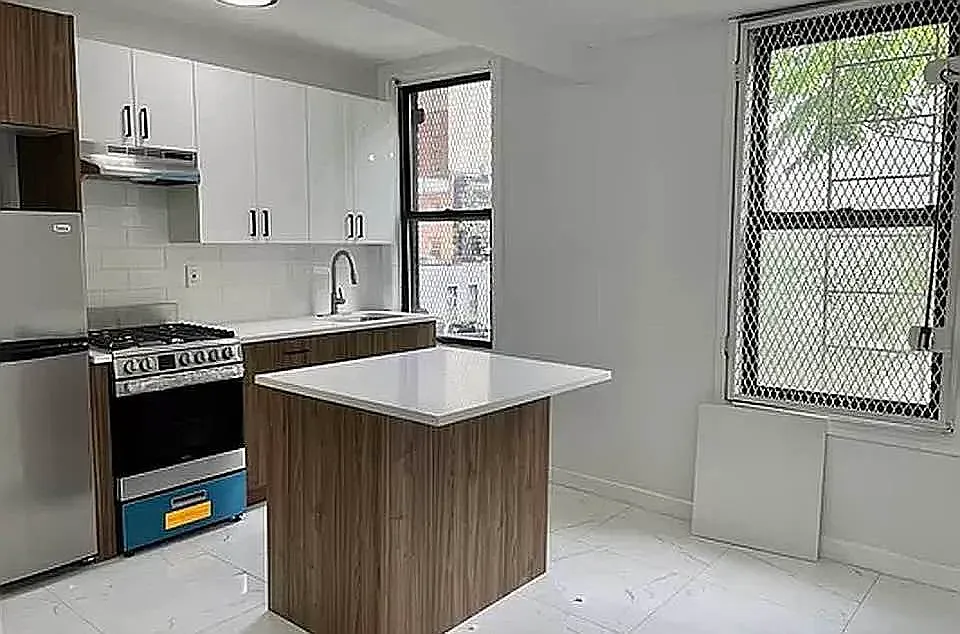 329 South 4th Street — Photo 2