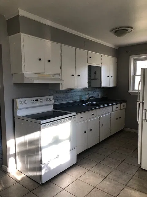 3 bed, 1100 sqft, $2,300 — Photo 4