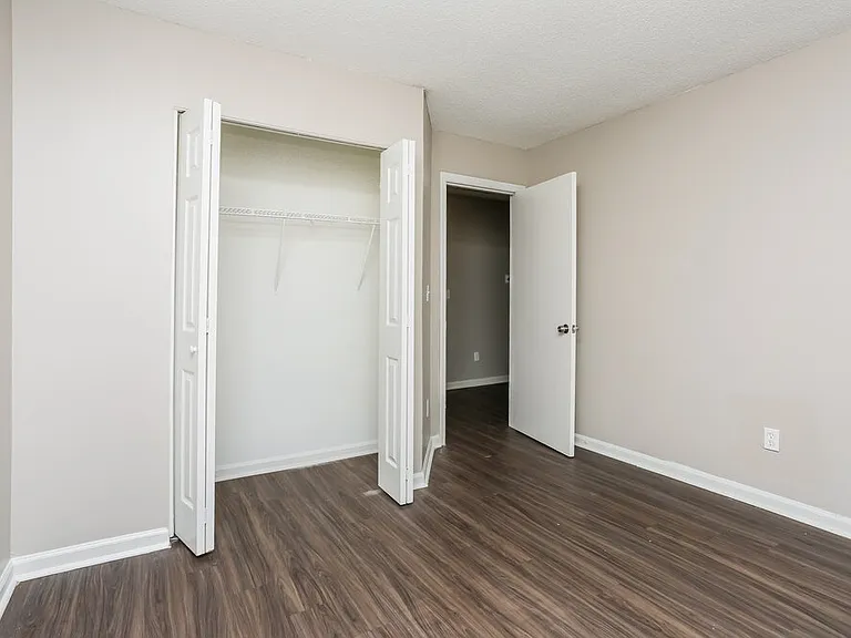5453 Fox Valley Ln — Photo 14